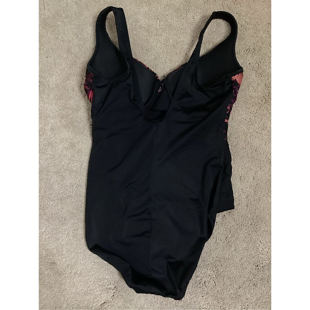 New. Miraclesuit Poppy wrap swimsuit. Size 14. Retails $194 - Picture 9 of 10